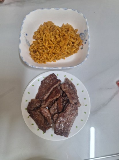 부모님 설 명절 한우선물세트 1+등급 소고기 등심 채끝 구이용 선물 포장